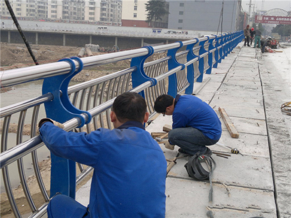 莆田不锈钢河道护栏的特性及其在城市景观中的应用