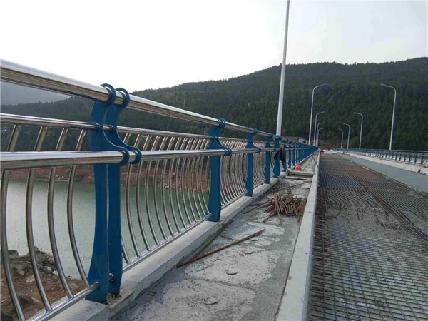莆田不锈钢桥梁护栏防腐措施的重要性及实施策略